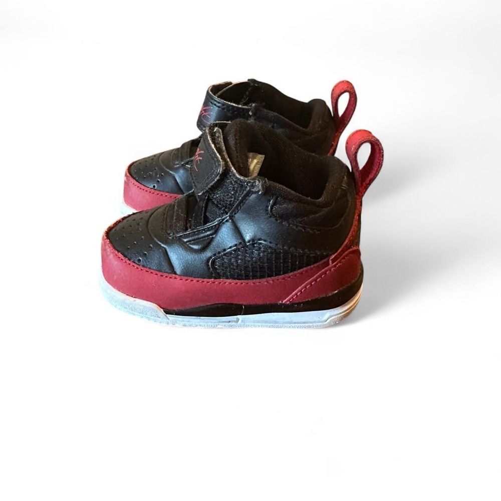 Jordan Flight Tradition BT Black White Gym Red Size 3C